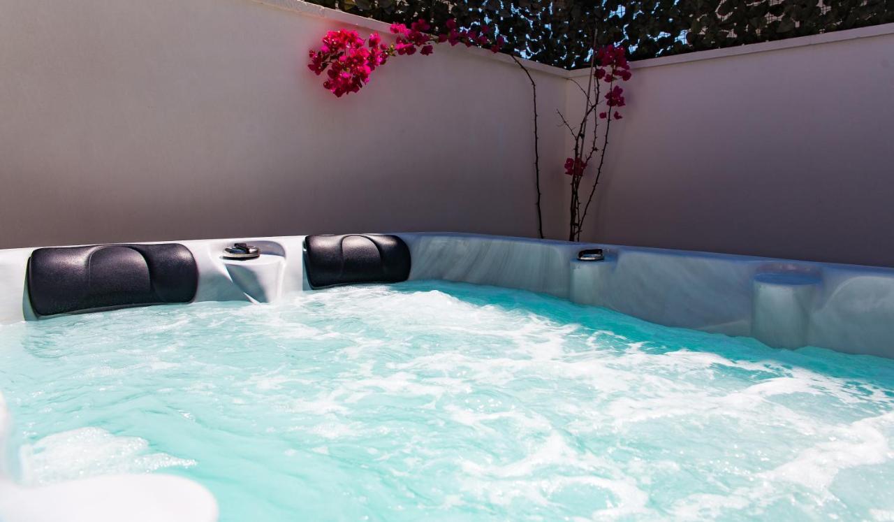 Dal Signor Wolf Bed & Breakfast Pezze Di Greco Exterior photo